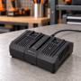 Chargeur rapide double station WA3883 20 V sur établi d’atelier